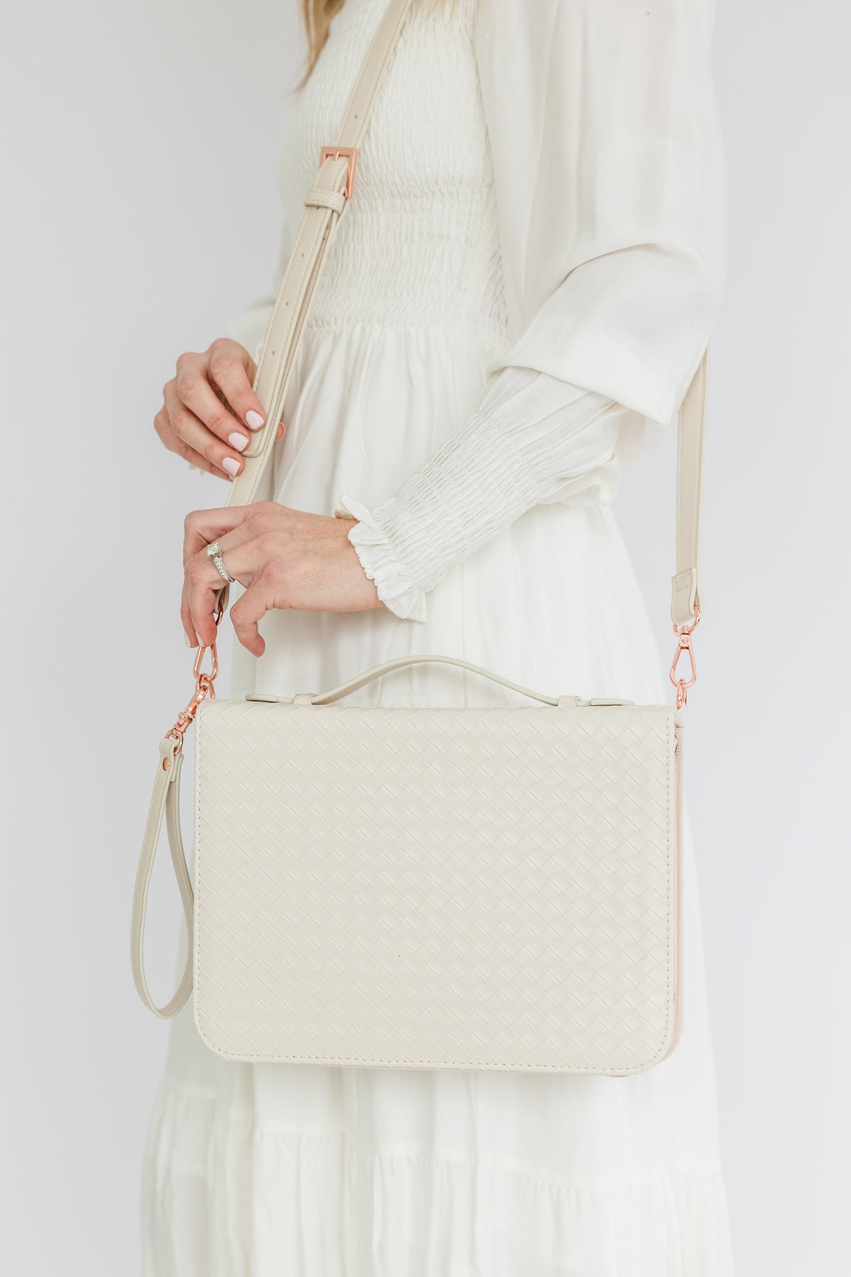 (Wholesale) Weave Bible Case, Crossbody PEARL