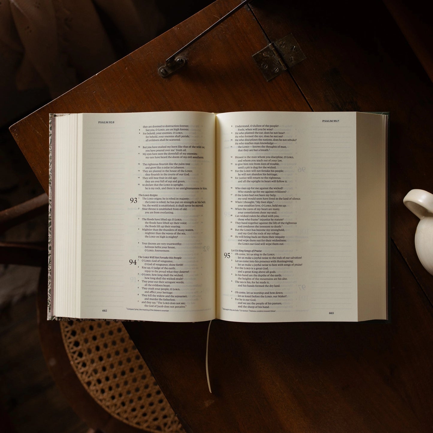 ESV Single Column Journaling Bible: Clover