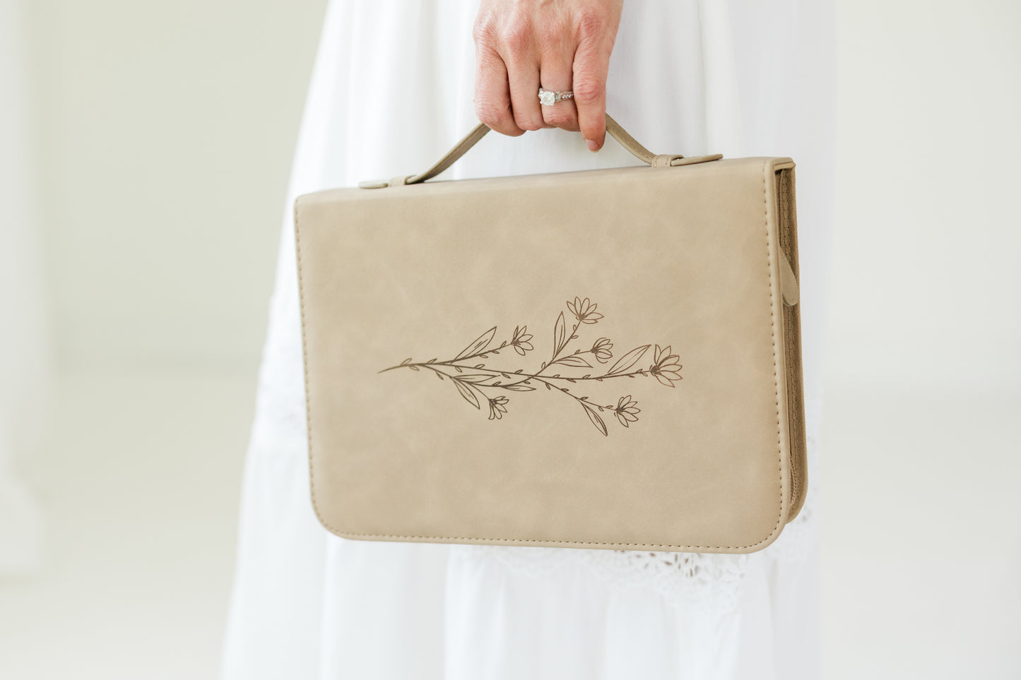 Single Floral Bible Case, Vegan Leather, Heat-Stamp-Debossed (Wholesale)