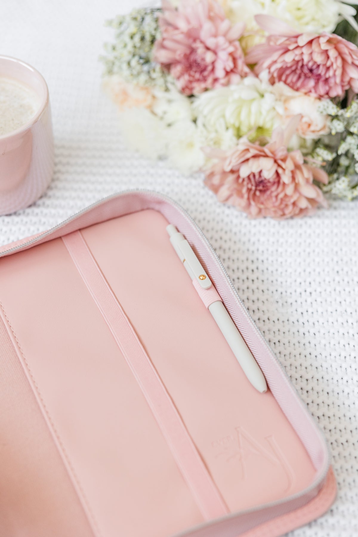 (Wholesale) Weave Bible Case, Crossbody BLUSH