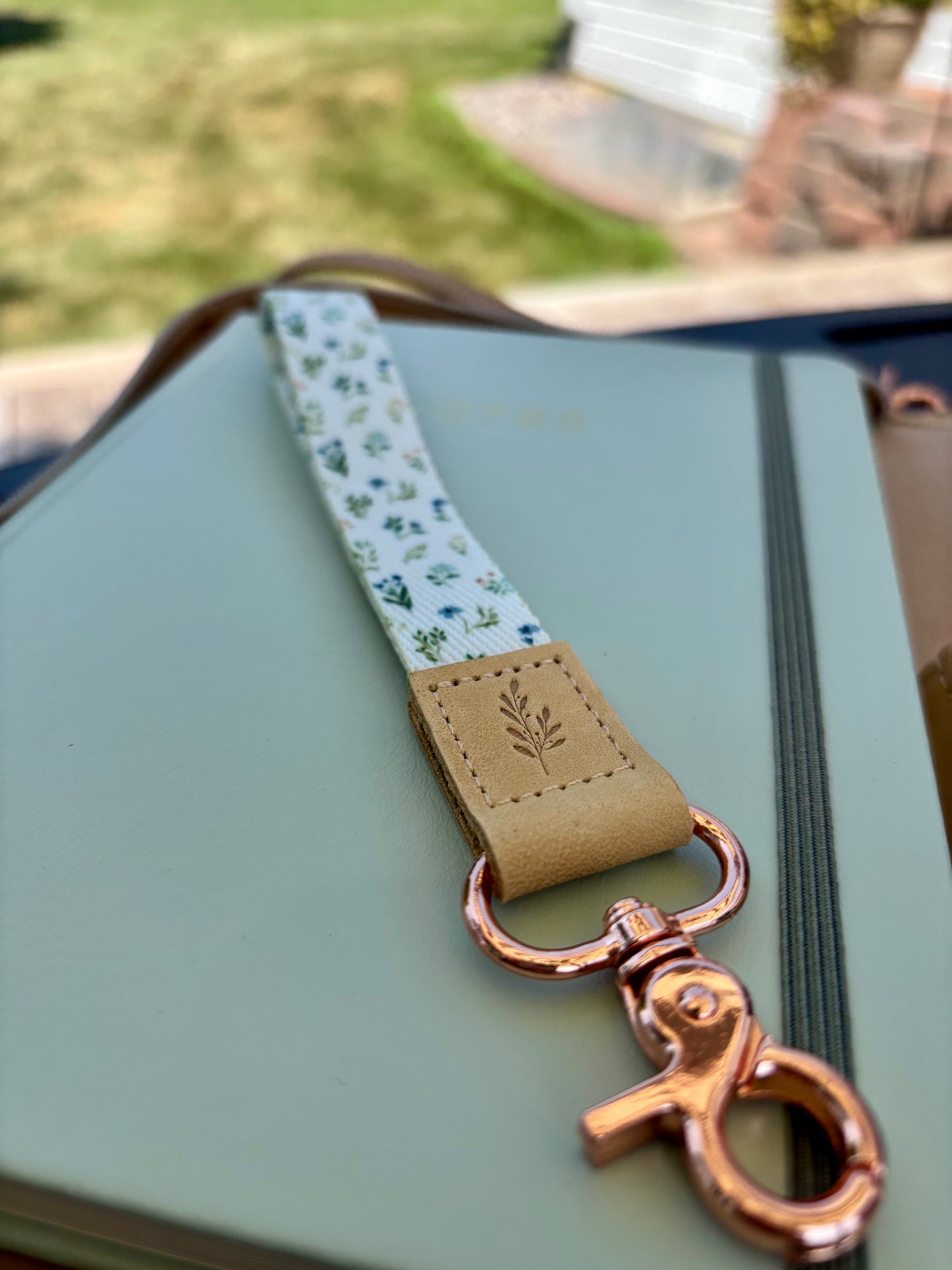 (Wholesale) Wristlet Keychain Prairie Meadow