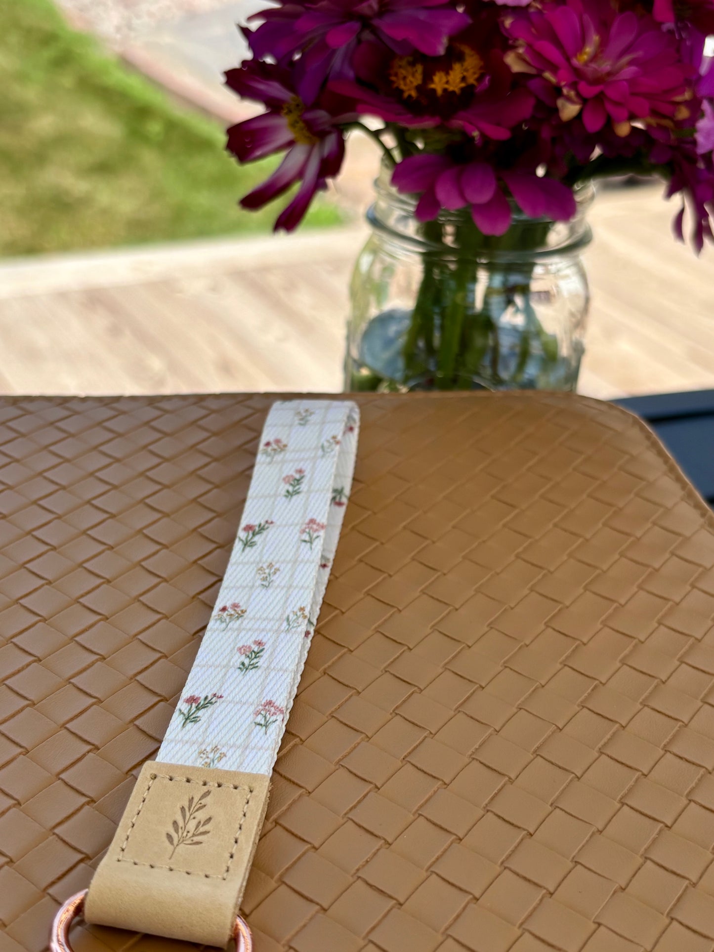 (Wholesale) Wristlet Keychain Picnic Bloom