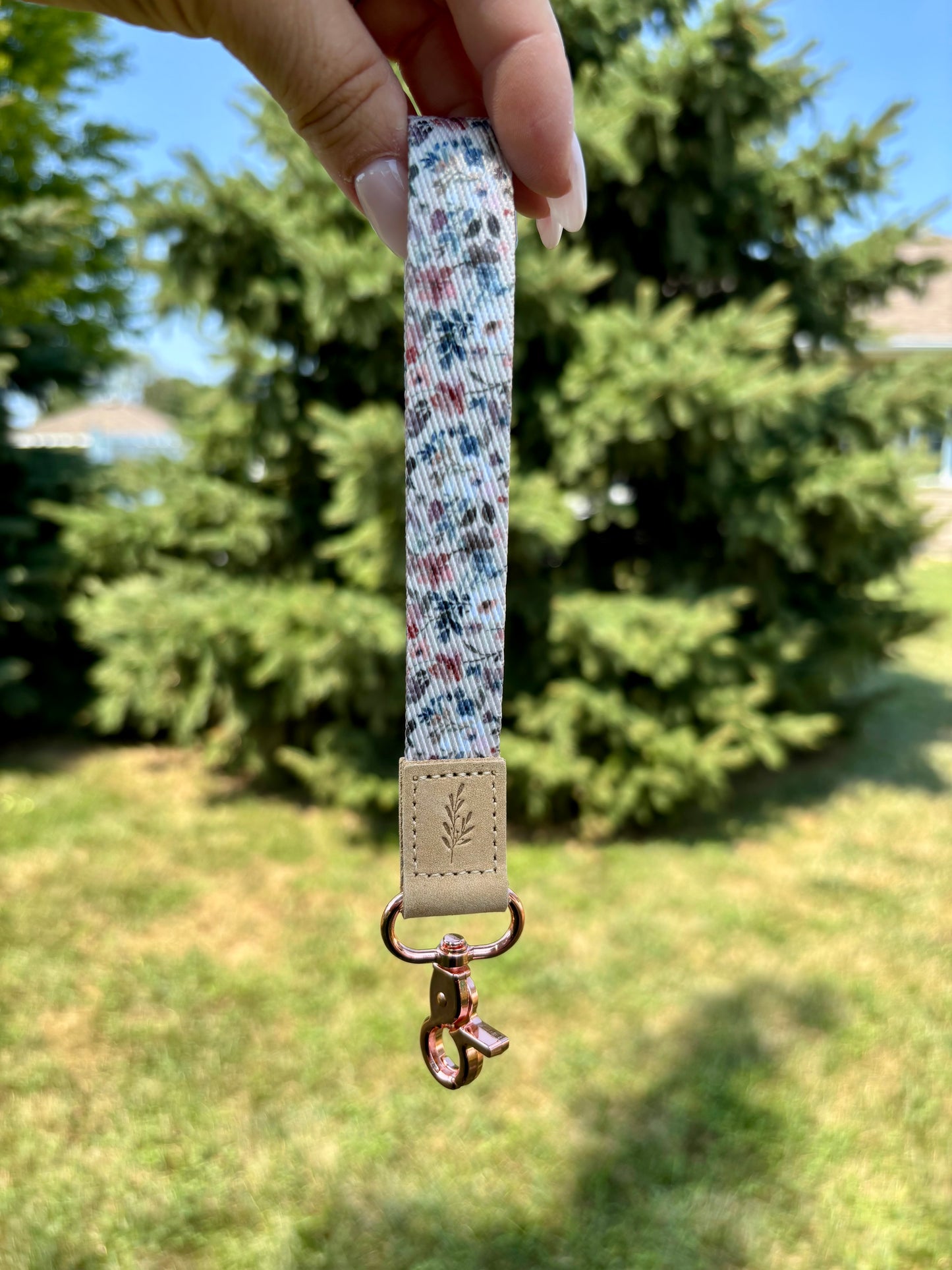(Wholesale) Wristlet Keychain Cottage Blossom