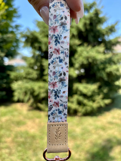 (Wholesale) Wristlet Keychain Cottage Blossom